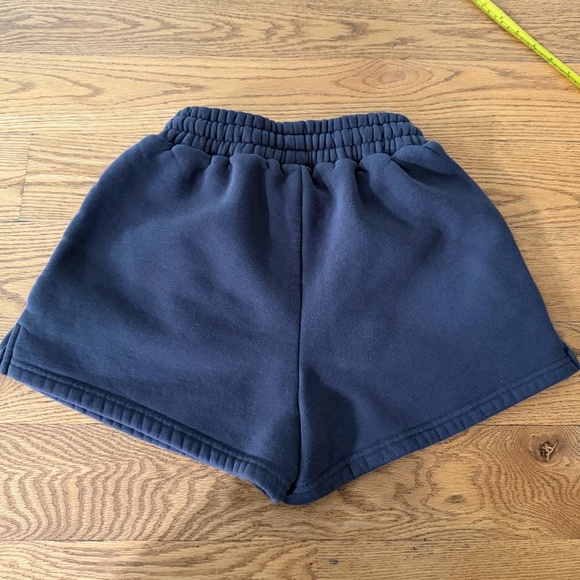 LIKE NEW Comfrt Tranquil Shorts in Charcoal (Size XS) - Picture 7 of 7